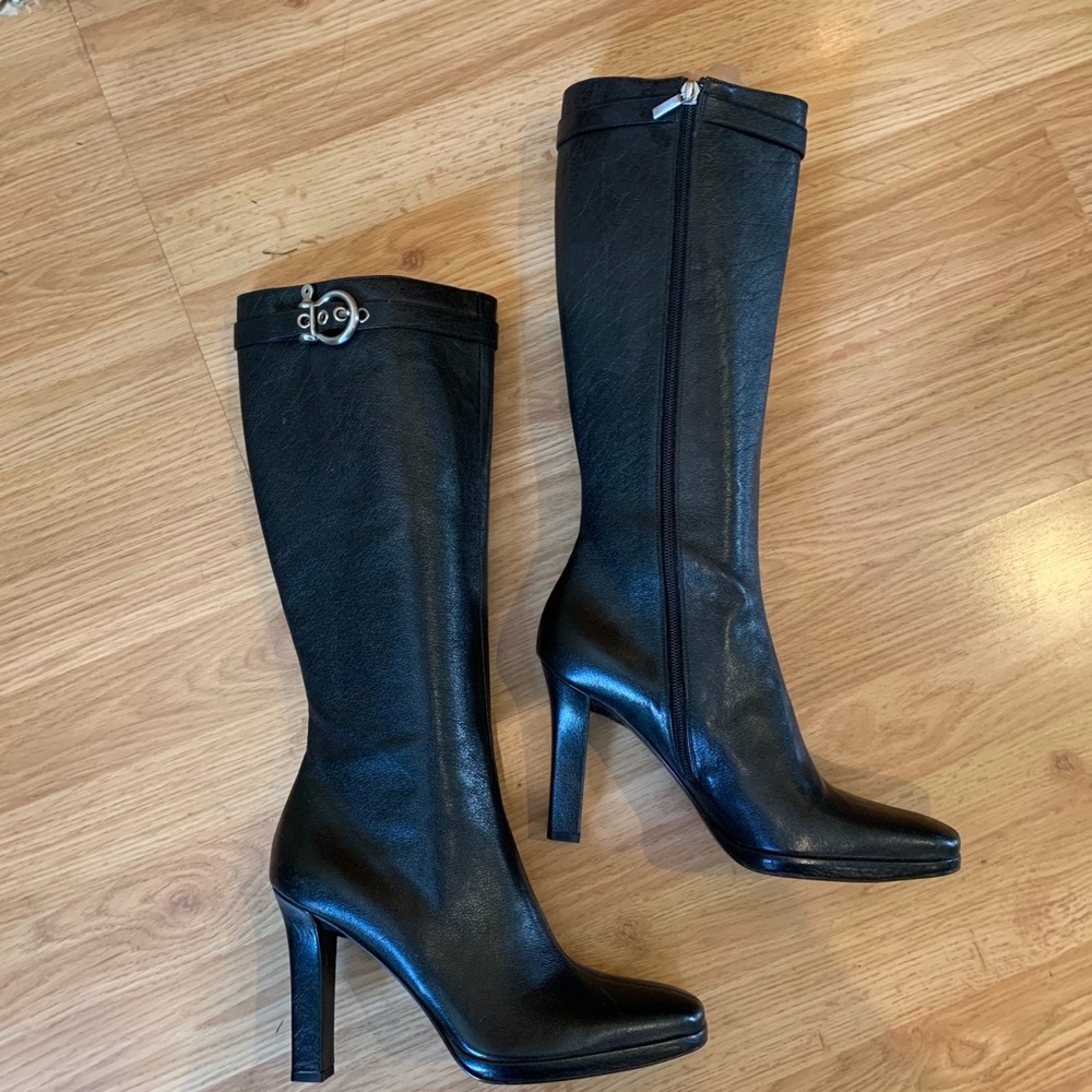 Burberry black leather boots